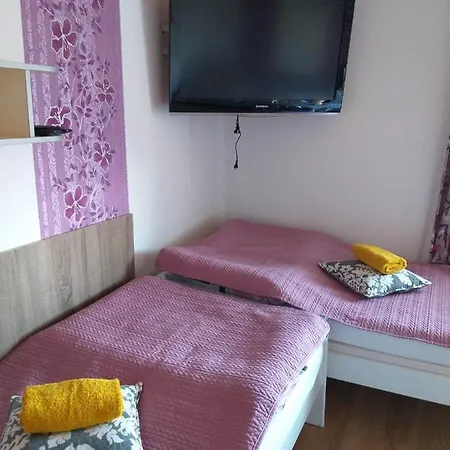Pokoje Na Tęczowej - U Bożeny Kwatera prywatna Karwia